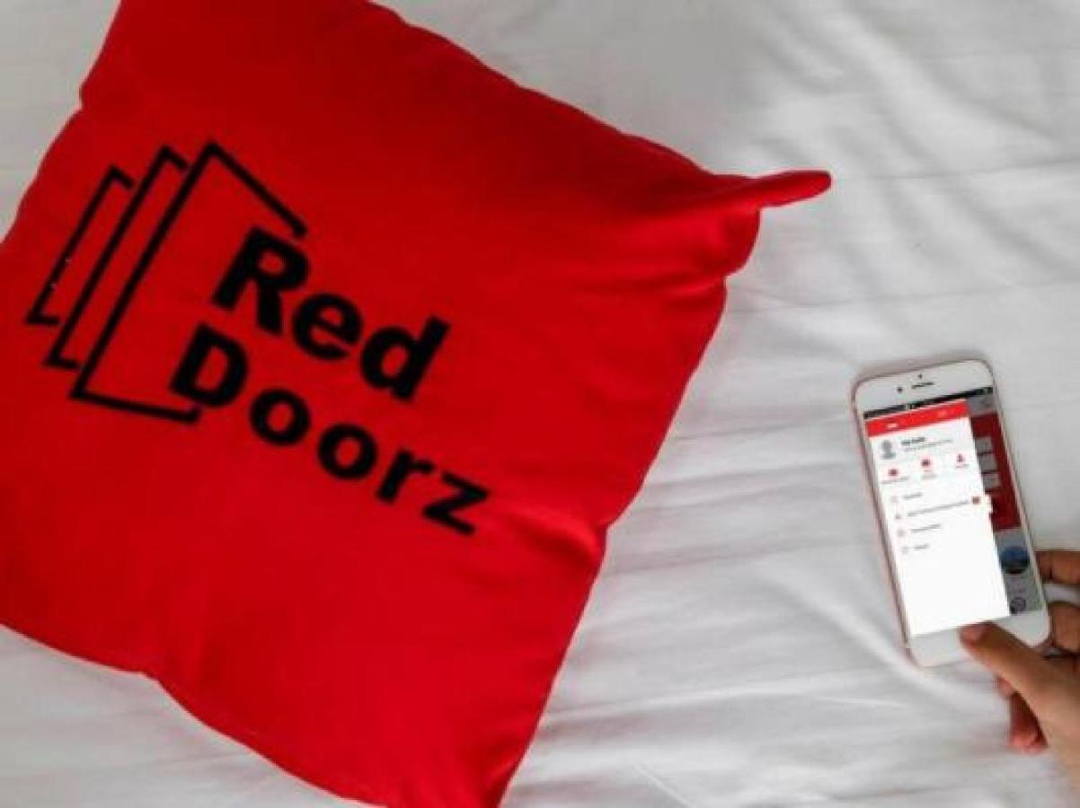 Reddoorz Plus @ Hertasning Area Makassar Exterior photo