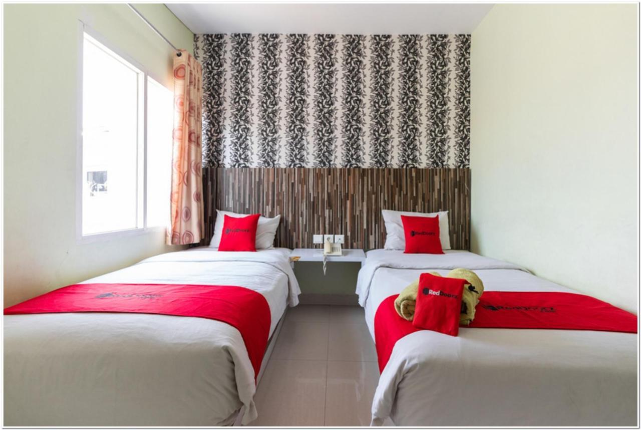 Reddoorz Plus @ Hertasning Area Makassar Exterior photo